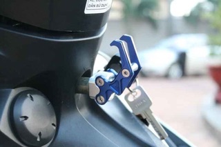 MÓC TREO ĐỒ GẮN XE MÁY - namlt