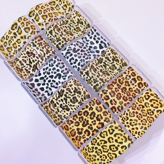 Kẹp càng cua hình da beo cực sang chảnh