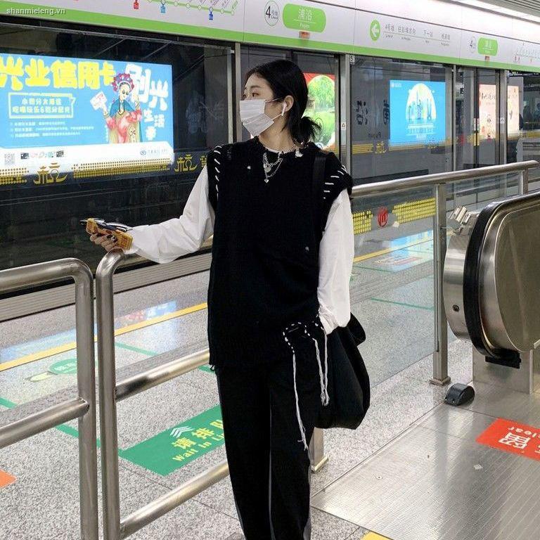 Set áo thun dài tay và áo khoác len không tay màu đen thiết kế thời trang cho nữ (có bán lẻ)