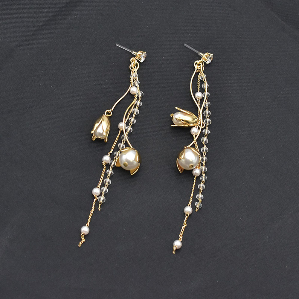 Khuyên tai dáng dài phối ngọc trai giả sành điệu