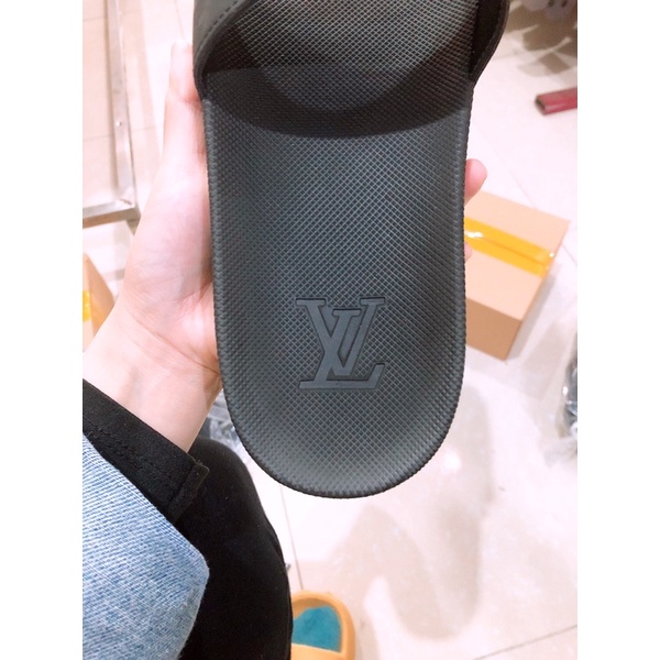 Dép Nam LV Quai Ngang màu đen in nổi full size 38-43