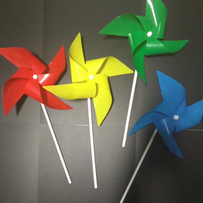 Chong chóng nhựa giá rẻ