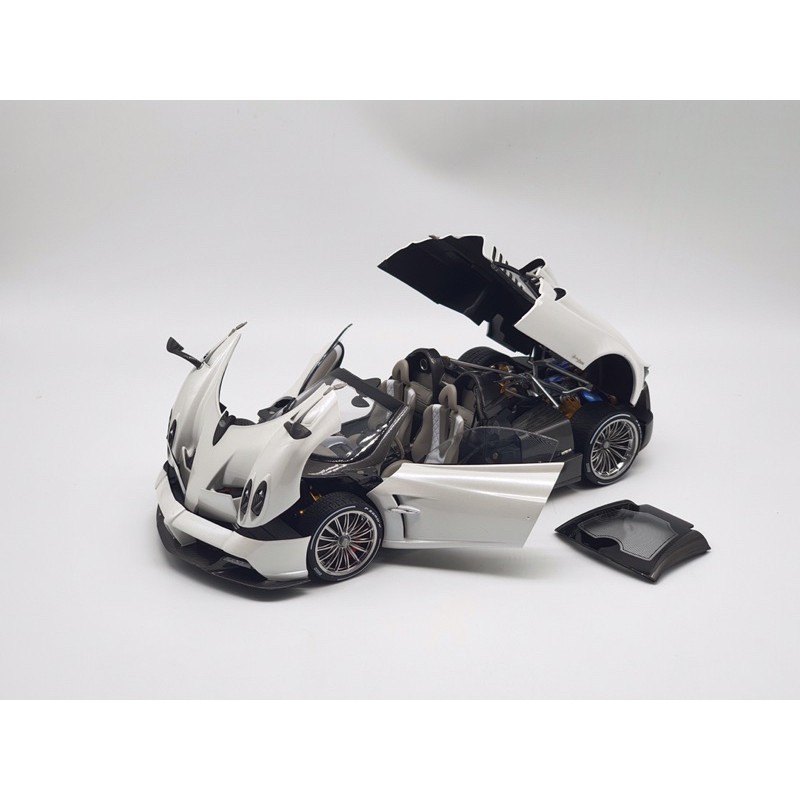 Xe Mô Hình Pagani Huyara 1:18 LCD ( Trắng)