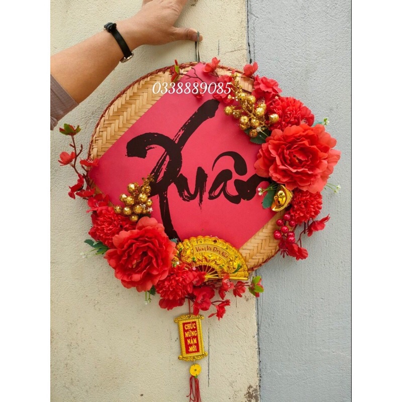 Mẹt tre trang trí Tết, chữ Xuân, quạt vàng, thỏi vàng đường kính 40cm, hàng cao cấp