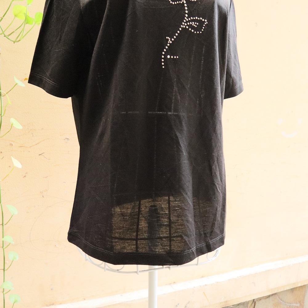 Áo thun đen đẹp