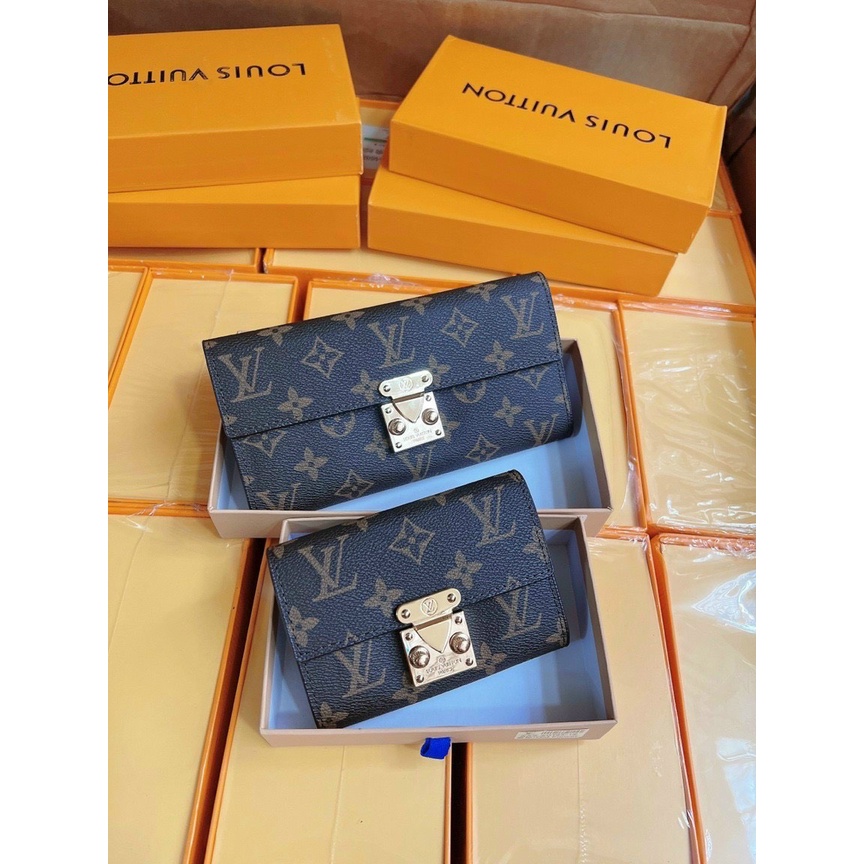 Ví Nữ Cầm Tay Họa Tiết Hoa Nâu Khóa Vuông Hộp Rút VLV01