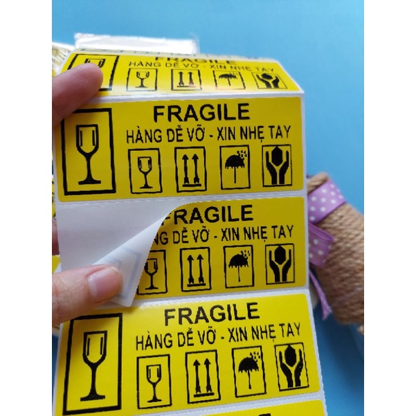 ⚡Combo 100 Tem Decal Dán Cảnh Báo Hàng Dễ Vỡ Kích Thước 10,3x4cm