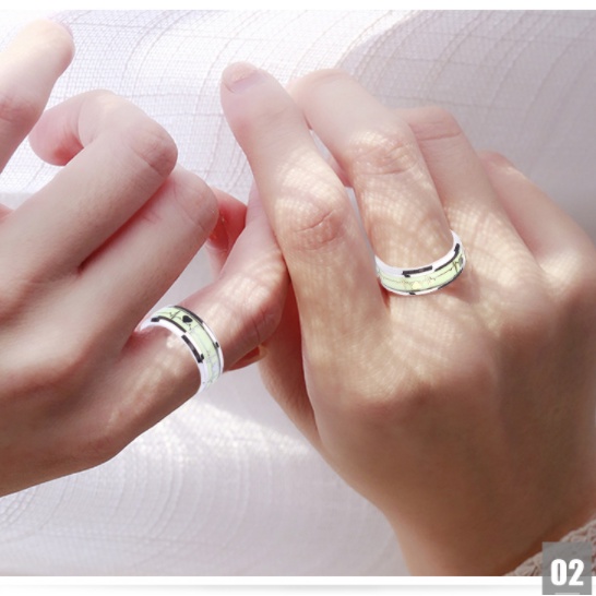 Nhẫn Nam nữ Elas Ring Phong Cách trẻ trung lịch lãm Màu Đen Bạc Đẹp Cao Cấp - Nhẫn Chất liệu Titan Không Gỉ- Elas Ring
