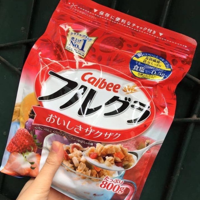 NGŨ CỐC CALBEE ĐỎ 800gr (Date 10/2020)
