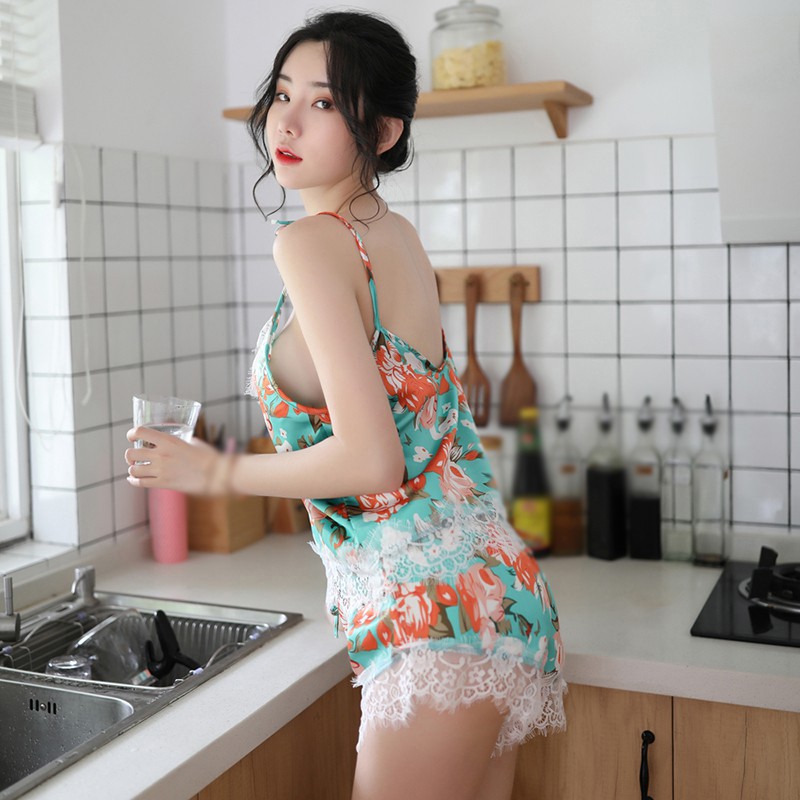 Đồ ngủ màu trơn kiểu dáng quyến rũ dành cho nữ