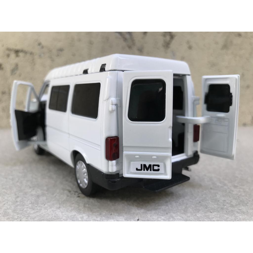 Mô hình xe ô tô JMC Touring 2020 - 1:32