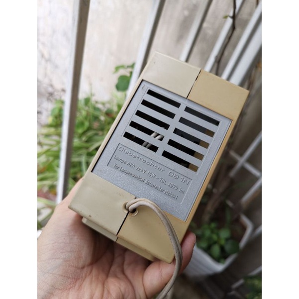 Máy chiếu xem ảnh film dương bản Pentacon của Đức