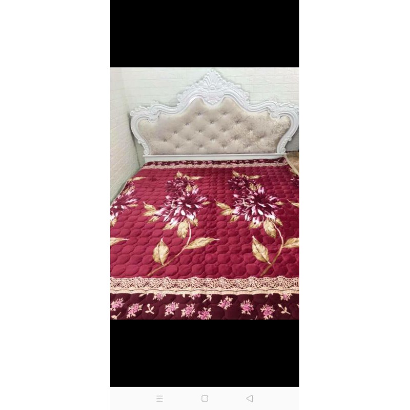 Thảm nhung trải giường hoạ tiết hang đẹp | BigBuy360 - bigbuy360.vn