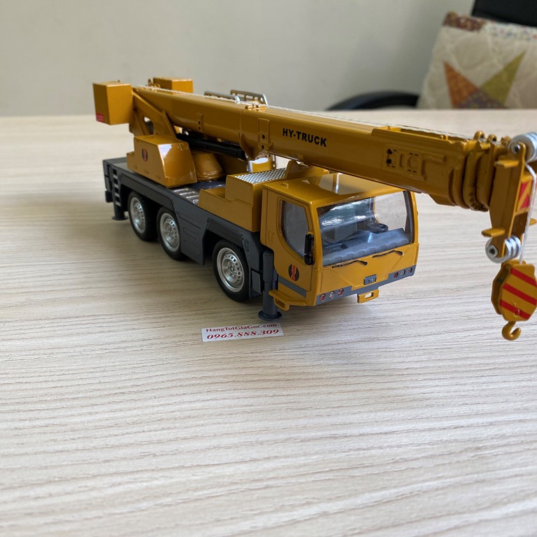 Mô hình xe cần cẩu tỉ lệ 1:50 bằng hợp kim siêu to, cần có thể rút dài –
