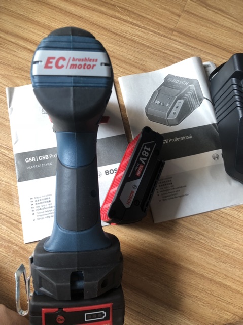 Máy khoan pin Bosch