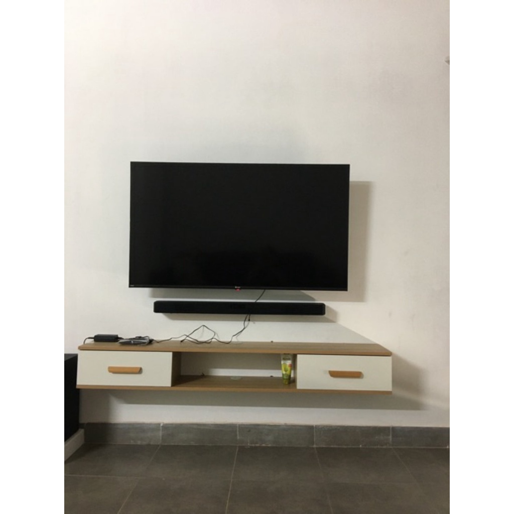 [UP SALE]  Kệ TV treo tường 2 ngăn tay nắm gỗ.GP110