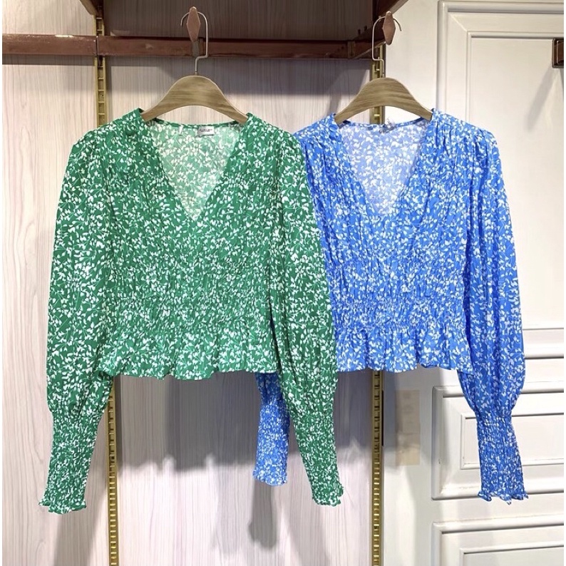 Áo hoa xanh Urban Revivo