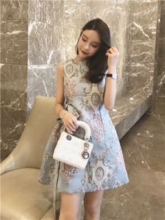 Đầm xoè họa tiết cột nơ eo