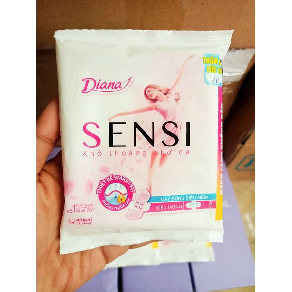 Băng Vệ Sinh DIANA SENSI Khô Thoáng Cho Da