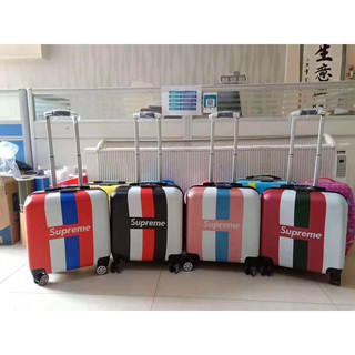 VALI SUPREME VUÔNG ĐỘC ĐÁO, GỌN NHẸ