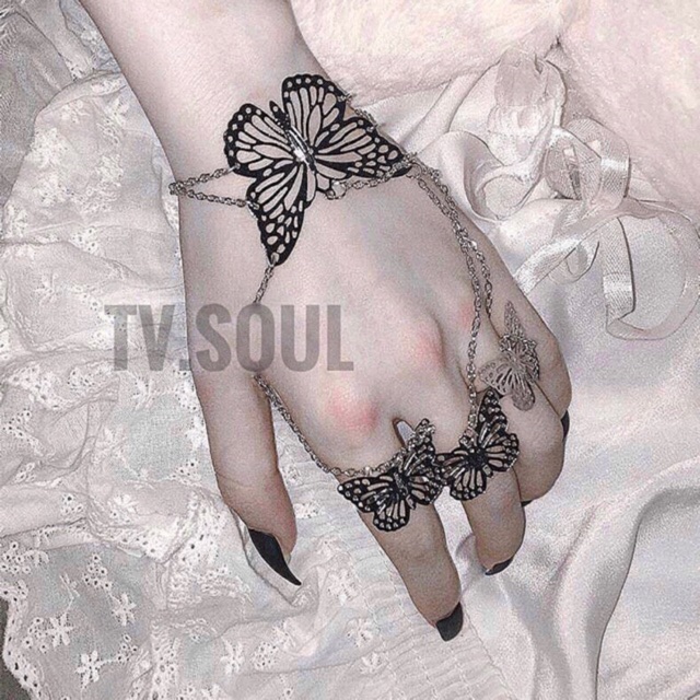 SALE Dây đeo tay bướm
