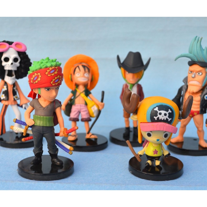 Bộ 06 mô hình nhân vật team One Piece trong trang phục mùa hè sặc sỡ