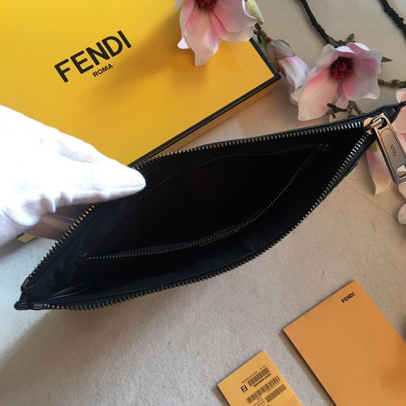 clutch cầm tay nam da thật dáng dài kéo khóa họa tiết hình đôi mắt màu đen mạnh mẽ Fendi FD