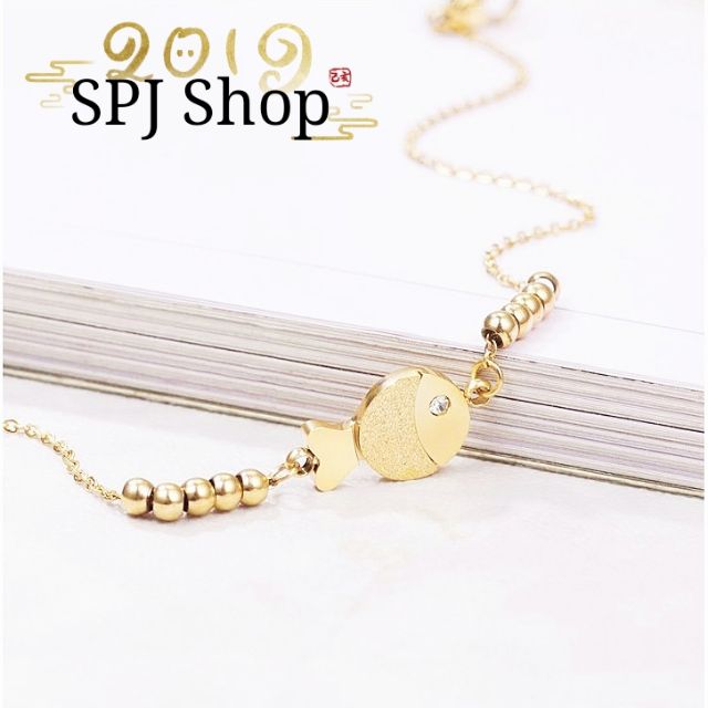 Lắc Chân Titan Con Cá Phun Cát Đính Xoàn Cách Điệu Bi