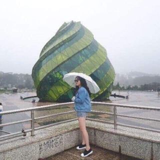 Dù trong suốt