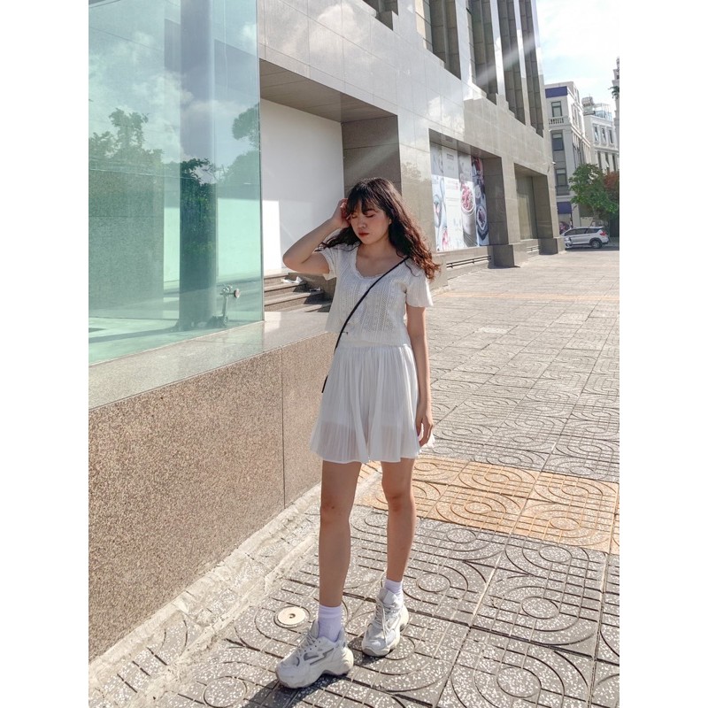 Áo croptop phối ren