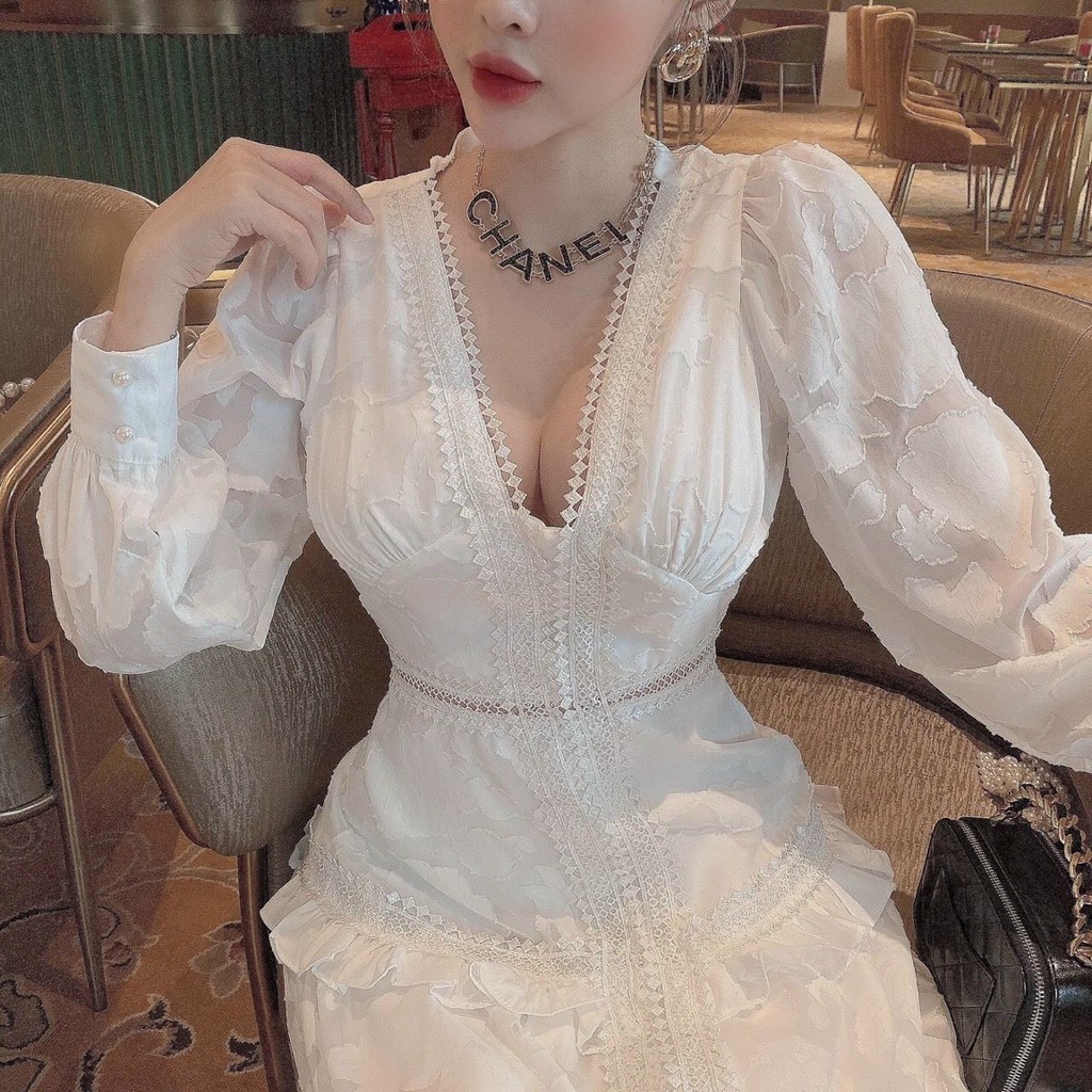 [RL09] ﻿Đầm Maxi Tay Dài Phồng Vai Cổ V Viền Ren Bo Eo Đuôi Xòe Tầng - Vải Ren - 1 Màu Trắng - Dành Cho Nàng Đi Tiệc | BigBuy360 - bigbuy360.vn