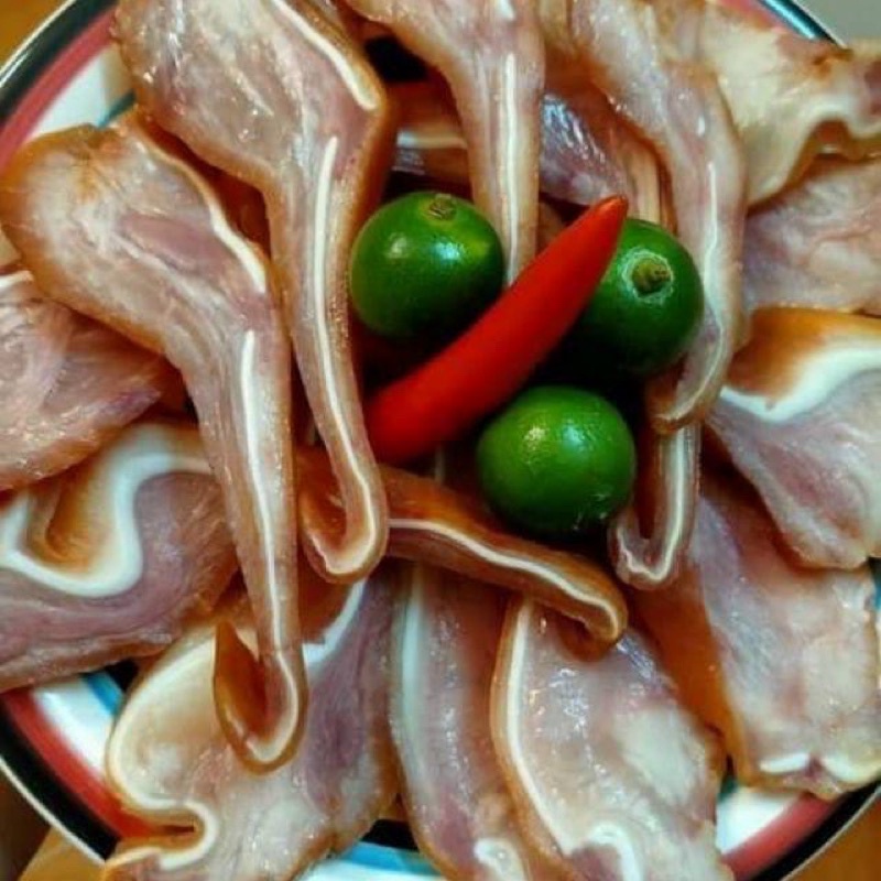 Tai heo hun khói 1kg (giao tphcm)