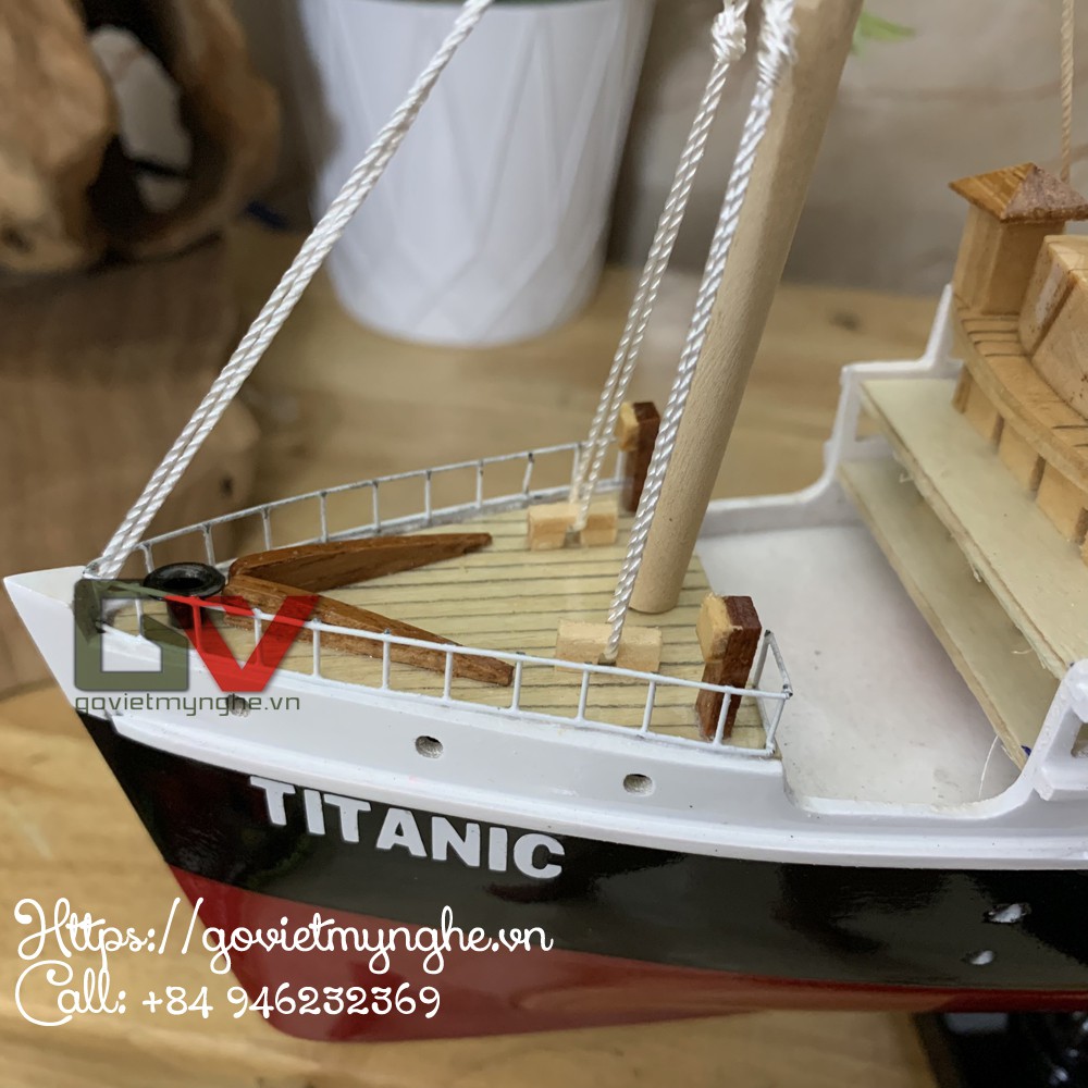 Mô hình tàu Titanic tàu gỗ trang trí tàu Titanic mô hình bằng gỗ - Gỗ sơn màu - Thân tàu dài 40cm
