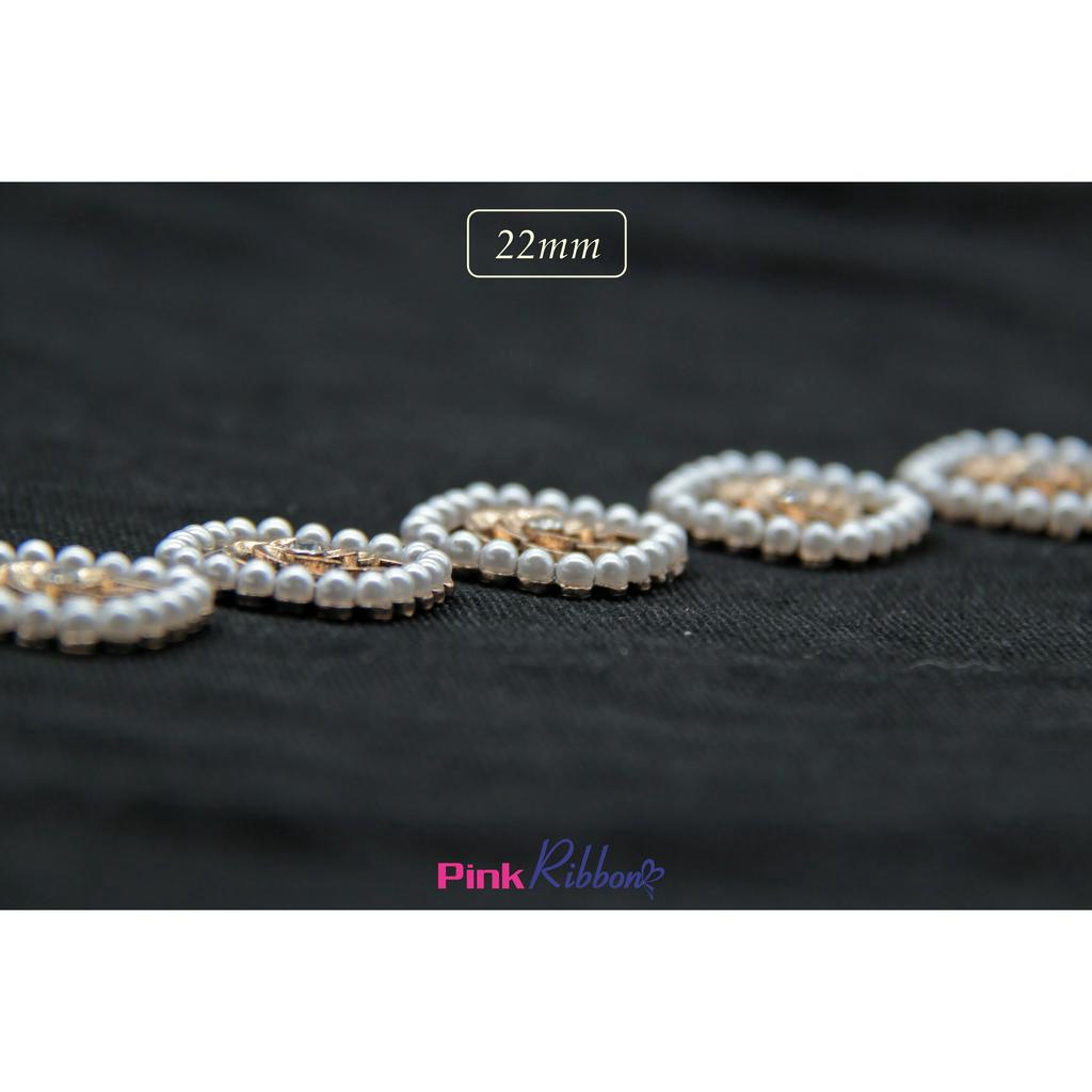Charm hoa chữ nhật viền trai nhí 2.2cm