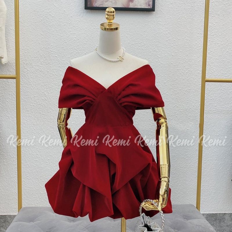 Váy Nhung Tiểu Thư Trễ Vai 2 Màu Đen Đỏ