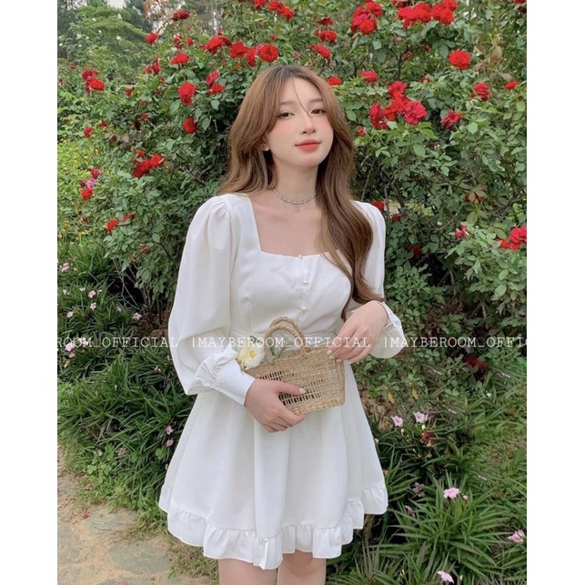 ĐẦM TRẮNG CHÂN BÈO NÚT CỔ VUÔNG TAY DÀI BO