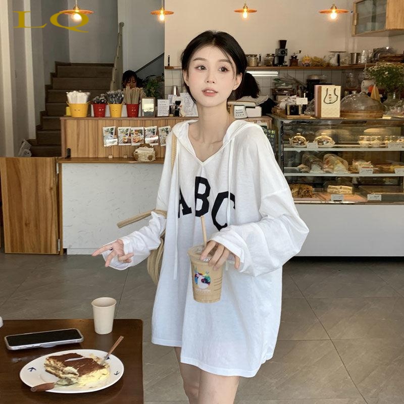 Lq Áo Thun Tay Dài Có Mũ Trùm Đầu Mỏng In Chữ Niche Phong Cách Hàn Quốc Mùa Thu Cho Nữ