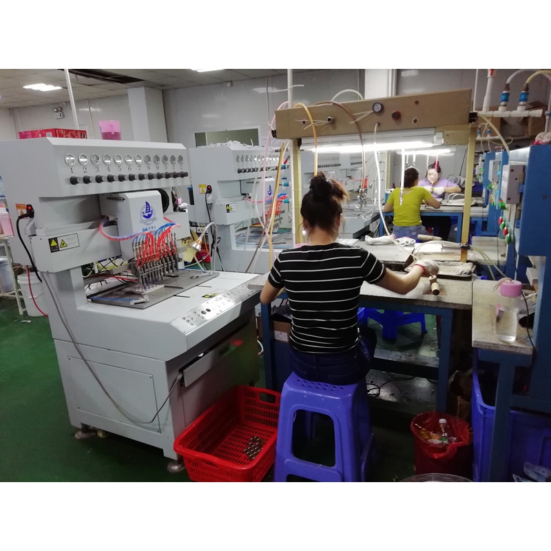 Vỏ Bọc Hộp Sạc Tai Nghe Airpods 1 / 2 Hình Con Cú Ngộ Nghĩnh | BigBuy360 - bigbuy360.vn