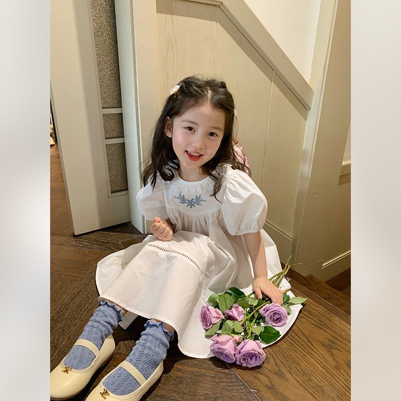 Váy trắng tiểu thư