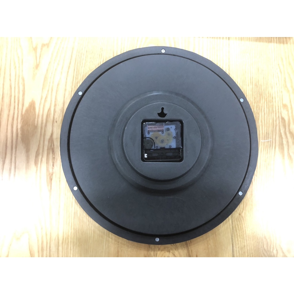 Đồng hồ treo tường Canon - Lê Bảo Minh