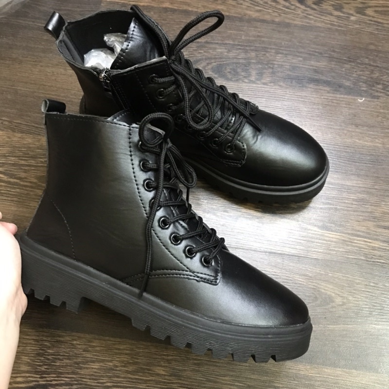 GIÀY ĐẾ ĐỐC DA LÌ, ĐẾ CAO 2,5cm. BUỘC DÂY SIÊU ĐẸP.CÓ KHOÁ KÉO.Lưu ý Hàng Loại 1 Nhé Chị Em!!! | BigBuy360 - bigbuy360.vn