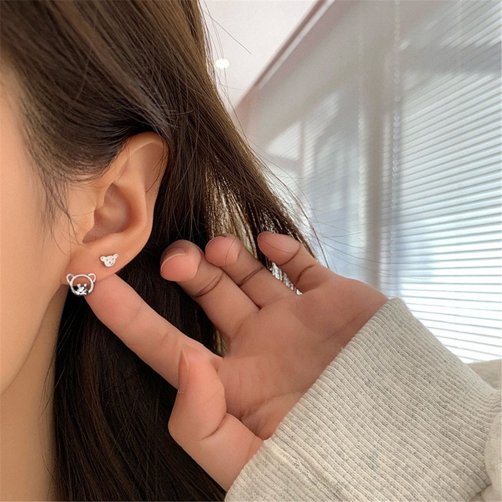 Khuyên tai hình chú gấu mini dễ thương dành cho nữ