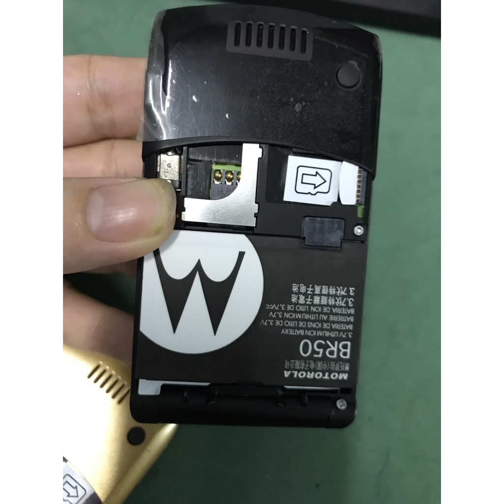 điện thoại Motorola V3i nắp gập siêu mỏng siêu đẹp