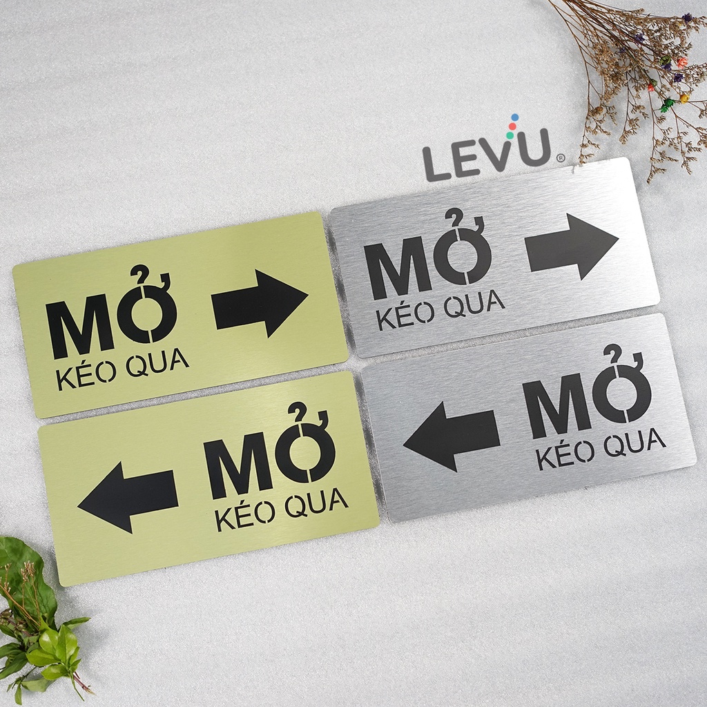 Bảng dán hướng dẫn đóng mở cửa bằng nhôm alu bạc xước LEVU-ALU03