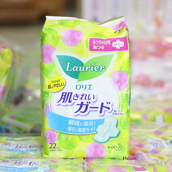 Băng Vệ Sinh Laurier Nhật Bản Ban Ngày Có Cánh 20.5cm Gói 22 Miếng
