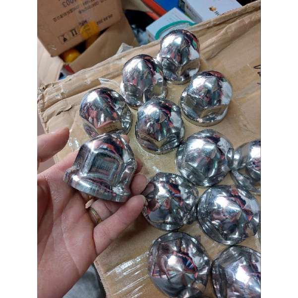 Mua Chụp inox tắc kê ốc 41. Bọc tắc kê xe tải Kia giá 1 cái giá rẻ nhất ...