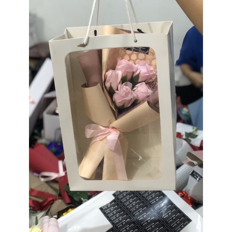 Hoa sáp tặng quà ngày  20.10 kèm túi đầy đủ