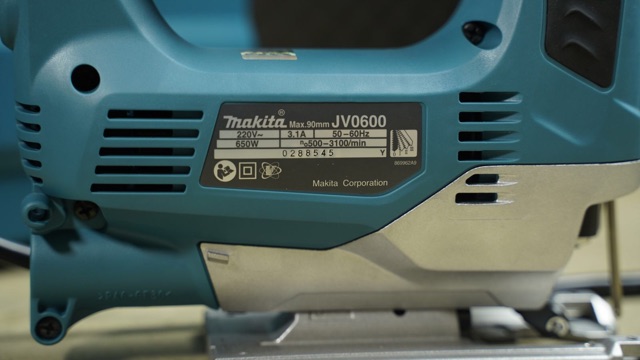 JV0600K Máy cưa lọng 650w Makita