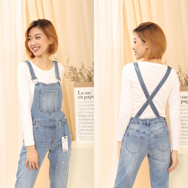 yếm jeans rách nhẹ