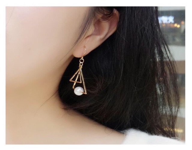 Bông tai cặp tam giác lồng hạt trắng A2137